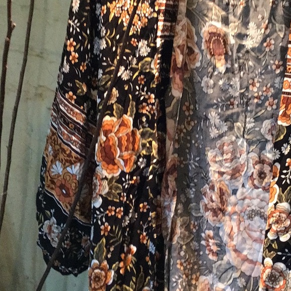 Sale! NEW! Boho midnight floral duster - Picture 5 of 6